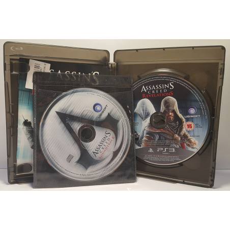 داخل قاب اصلی بازی Assassine's Creed Revelations نسخه special edition مربوط به PS3 و محصول در حال فروش